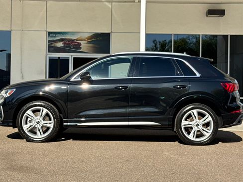 Used 2023 Audi Q3 2.0T Premium w/ Convenience Package AWD/4WD image 2
