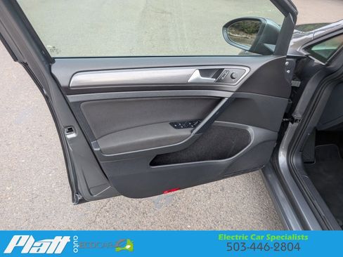 Used 2019 Volkswagen e-Golf SE w/ Driver Assistance Package image 11