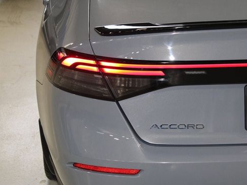 Used 2024 Honda Accord Sport image 37