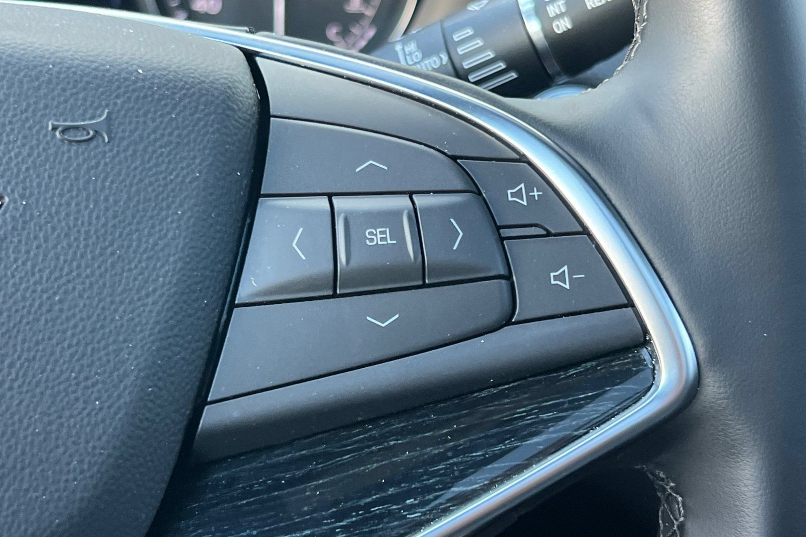 Used 2025 Cadillac XT5 Premium Luxury w/ Technology Package AWD/4WD image 35