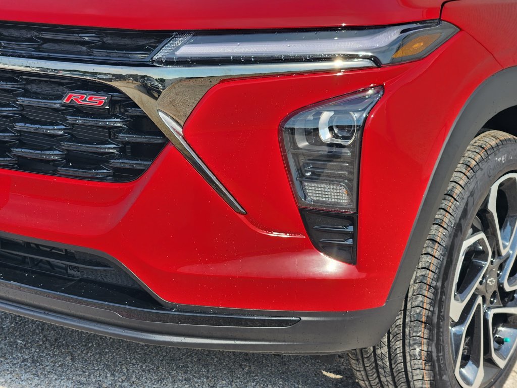 New 2026 Chevrolet Trax RS w/ Sunroof Package FWD image 6