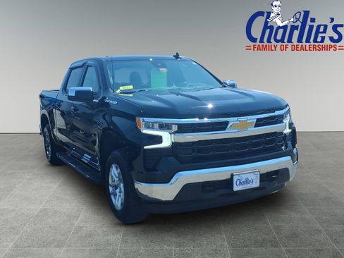Used 2023 Chevrolet Silverado 1500 LT AWD/4WD image 3