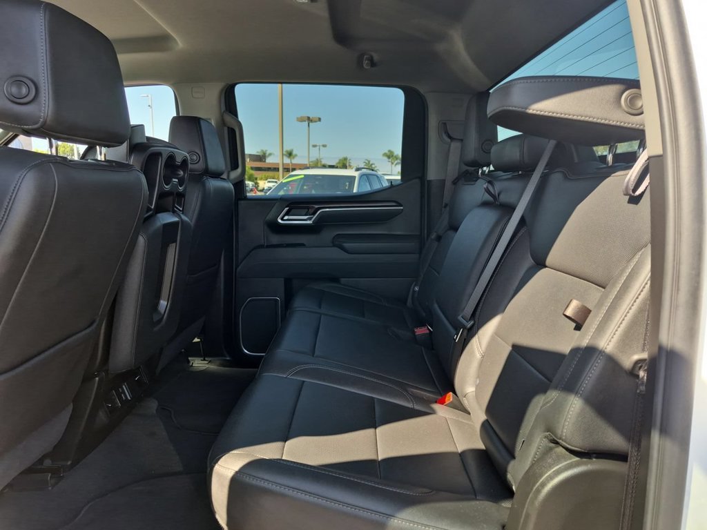Used 2025 GMC Sierra 1500 SLT AWD/4WD image 25