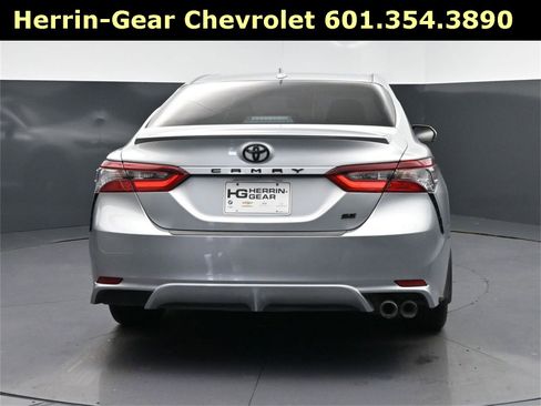 Used 2024 Toyota Camry SE image 6