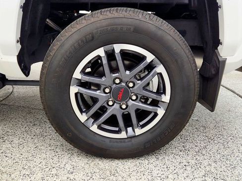 Used 2024 Toyota Tacoma TRD Sport AWD/4WD image 9