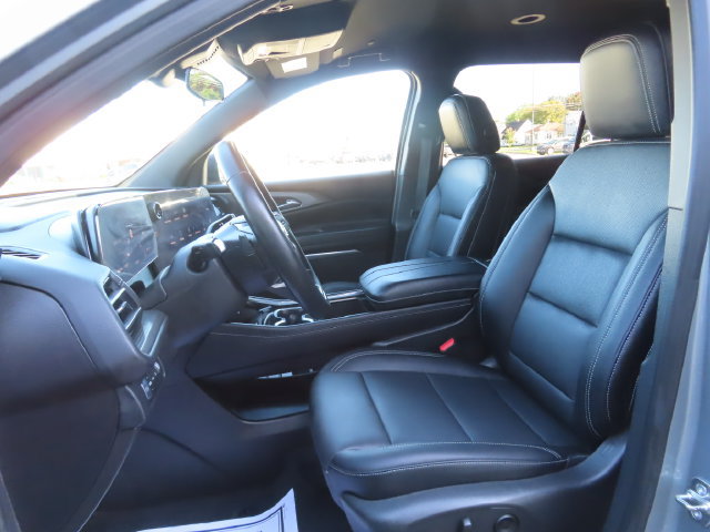 Used 2026 Chevrolet Traverse LT AWD/4WD image 19