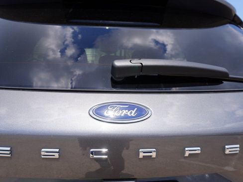 Used 2022 Ford Escape SEL w/ Technology Package image 29