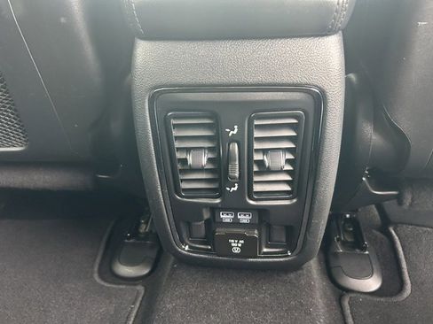Used 2020 Jeep Grand Cherokee Limited RWD image 9