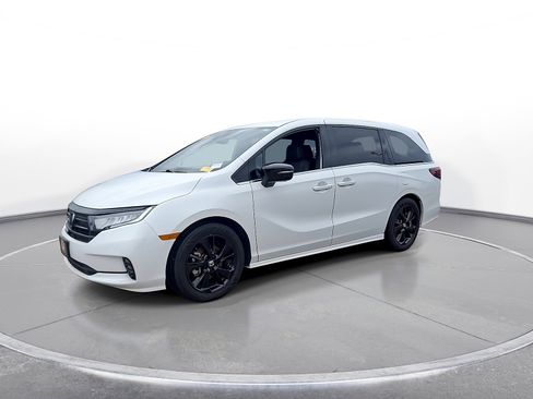 Used 2023 Honda Odyssey Sport image 4