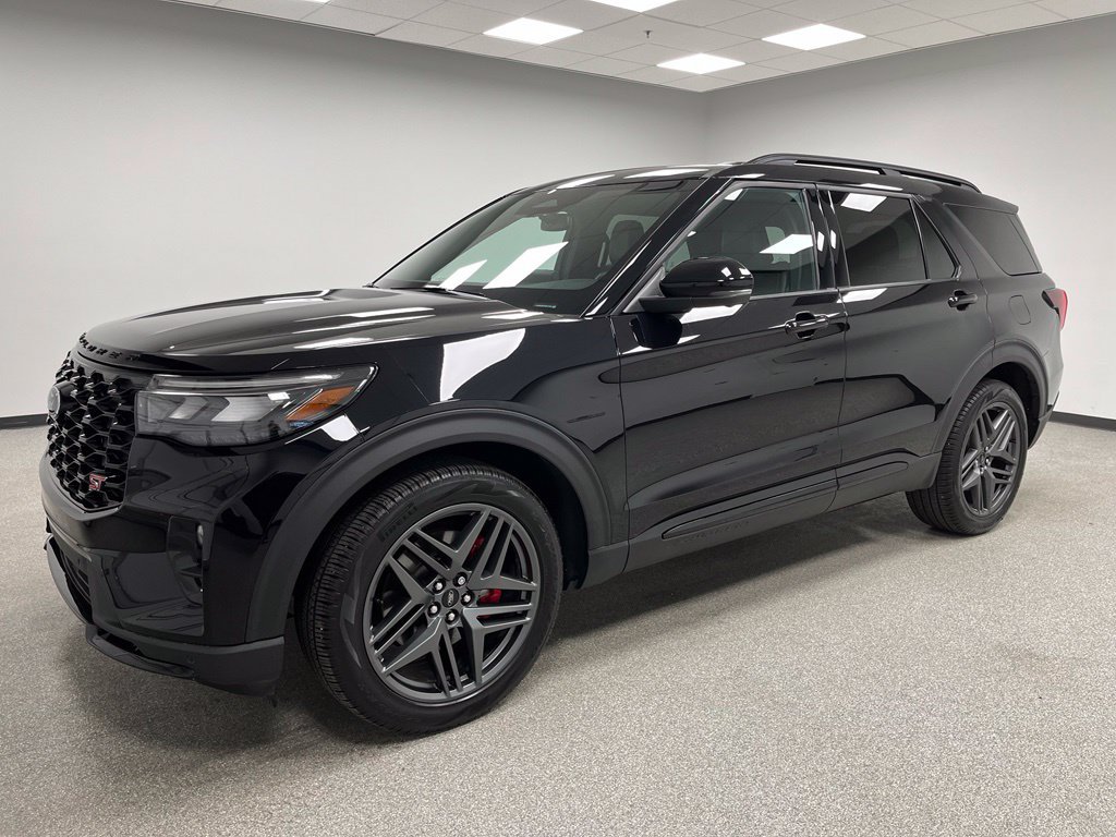 Used 2025 Ford Explorer ST AWD/4WD image 6