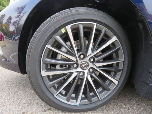 Used 2023 Lexus ES 300h w/ Premium Package FWD image 3
