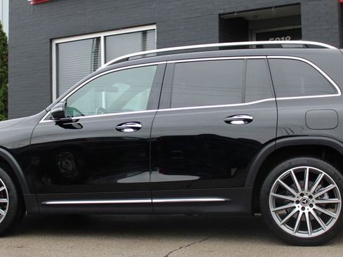 Used 2023 Mercedes-Benz GLB 250 4MATIC image 16