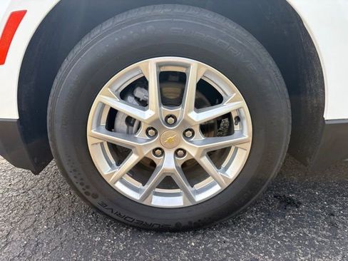 Used 2022 Chevrolet Equinox LT w/ Driver Convenience Package image 13