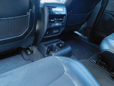 Used 2023 Jeep Grand Cherokee L Laredo image 24