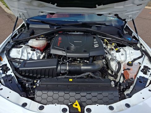 Used 2023 Alfa Romeo Giulia Veloce AWD/4WD image 29