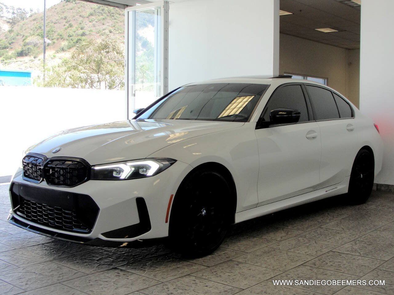 Used 2023 BMW 330i Sedan w/ M Sport Package RWD image 38