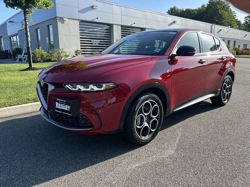 Used 2024 Alfa Romeo Tonale Ti AWD/4WD image 4