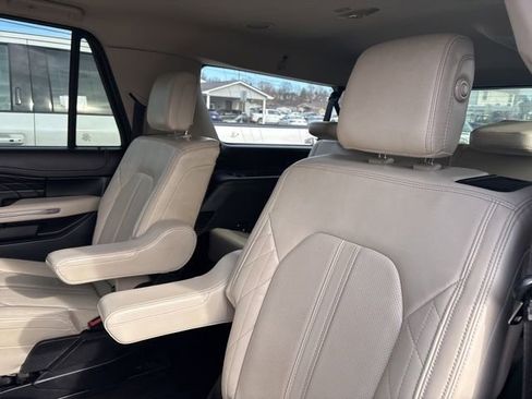 Used 2021 Ford Expedition Max Platinum image 11