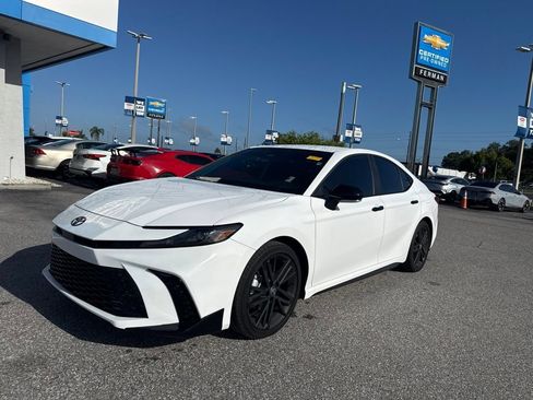 Used 2026 Toyota Camry Hybrid w/ Convenience Package FWD image 1
