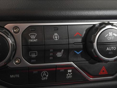 Used 2025 Jeep Gladiator Sport image 24