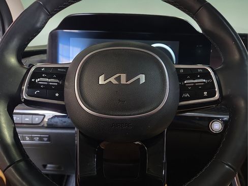 Used 2024 Kia Carnival SX Prestige FWD image 25