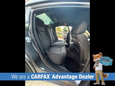 Used 2018 Dodge Charger SXT w/ Blacktop Package RWD image 29