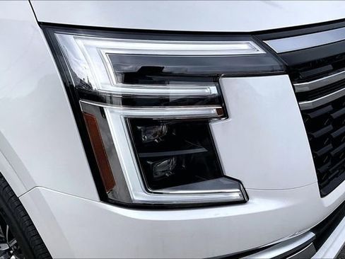 New 2026 Nissan Armada Platinum image 16