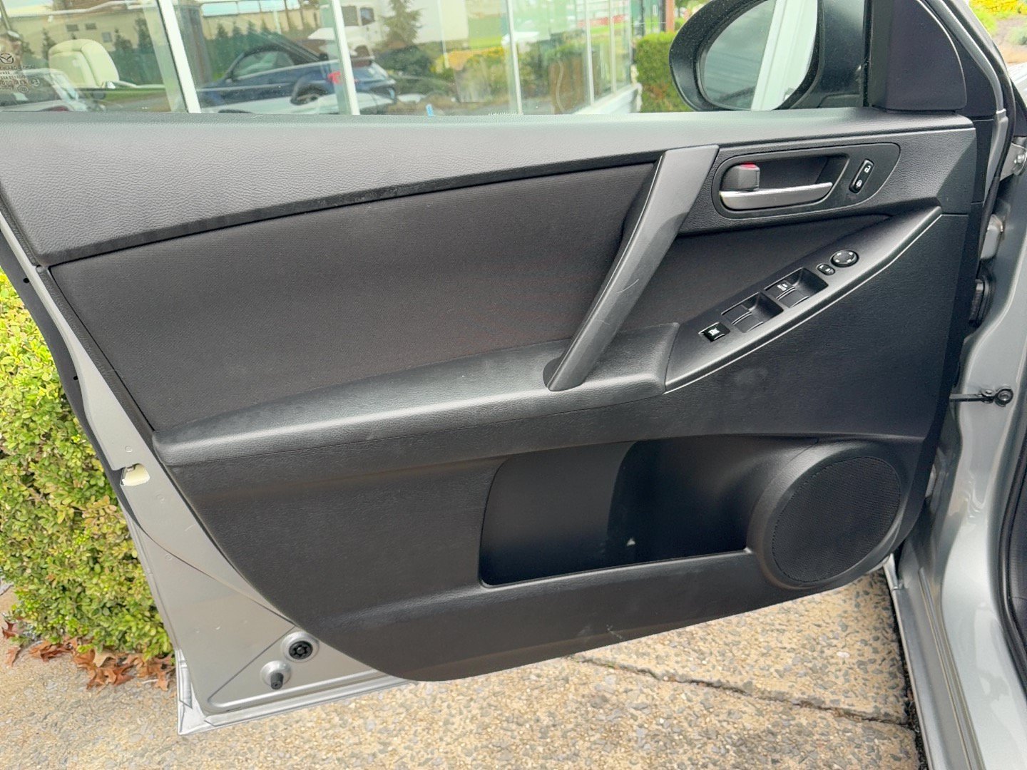 Used 2012 MAZDA MAZDA3 i Sport FWD image 13