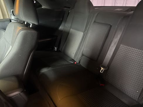 Used 2016 Dodge Challenger R/T w/ Driver Convenience Group RWD image 19