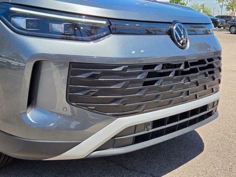 Certified 2025 Volkswagen Tiguan S FWD image 2