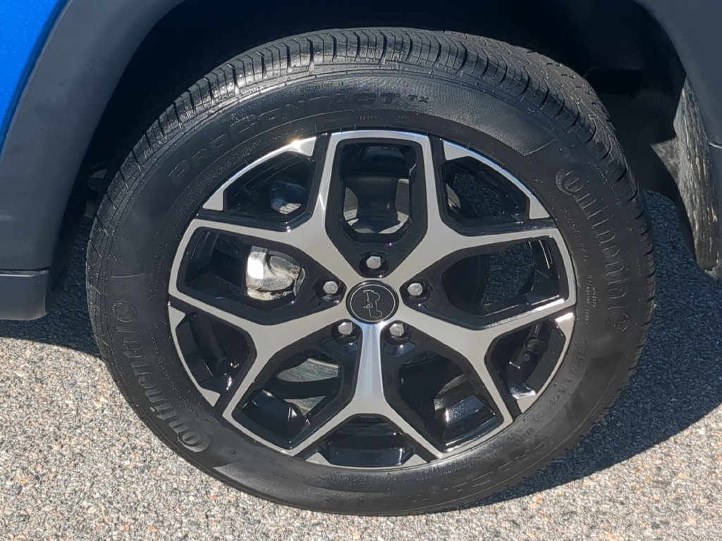 Certified 2025 Jeep Compass Limited AWD/4WD image 11