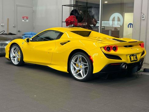 Used 2022 Ferrari F8 Tributo RWD image 3