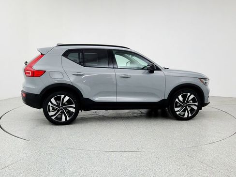New 2026 Volvo XC40 B4 Plus w/ Climate Package image 4