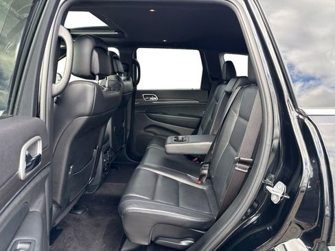 Used 2018 Jeep Grand Cherokee Limited AWD/4WD image 11