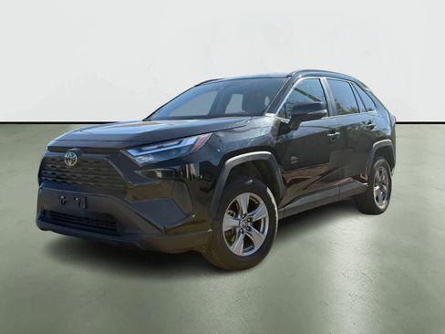 Used 2025 Toyota RAV4 XLE image 2