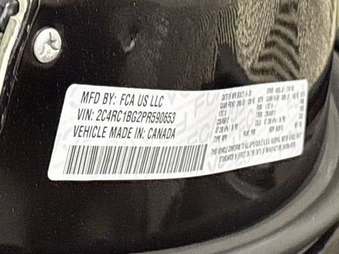 Used 2023 Chrysler Pacifica Touring-L FWD image 23