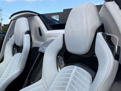 Used 2024 Chevrolet Corvette Stingray Premium Conv w/ Z51 Performance Package RWD image 12