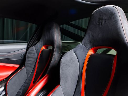 Used 2018 McLaren 720S RWD image 21