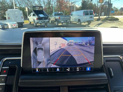 Used 2021 GMC Yukon XL SLT w/ SLT Premium Package image 27