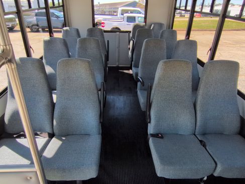 Used 2010 Ford E-350 and Econoline 350 Super Duty RWD image 11