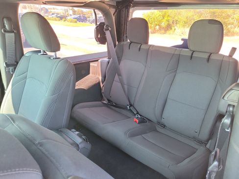 Used 2022 Jeep Wrangler Willys image 15