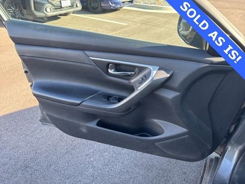 Used 2017 Nissan Altima 2.5 SR w/ LED Appearance Package image 15