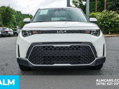 Used 2025 Kia Soul LX w/ LX Technology Package FWD image 9