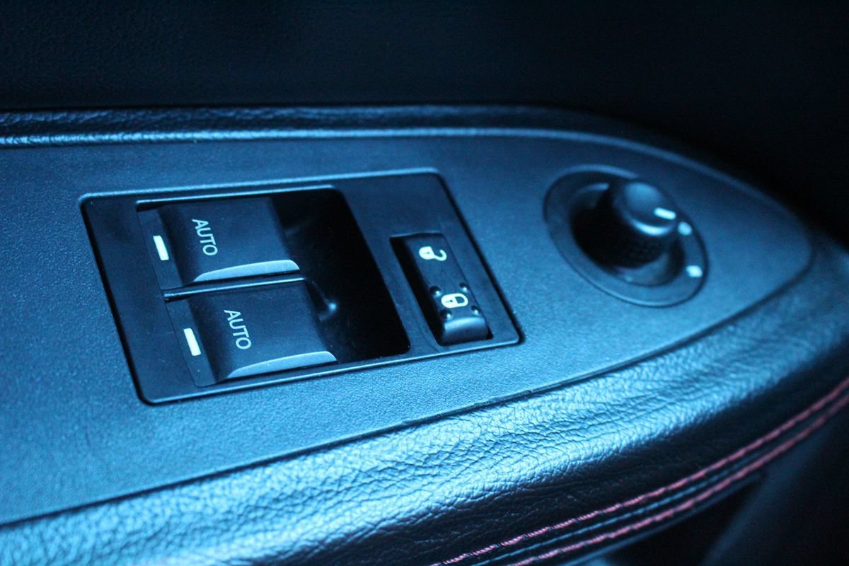 Used 2013 Dodge Challenger R/T w/ Sound Group II RWD image 12