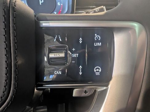 New 2026 Land Rover Range Rover Long Wheelbase SE AWD/4WD image 18