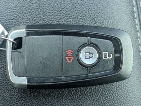 Used 2020 Ford Escape SE FWD image 33