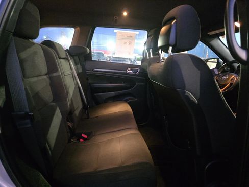 Used 2017 Jeep Grand Cherokee Laredo w/ Quick Order Package 2BE image 22