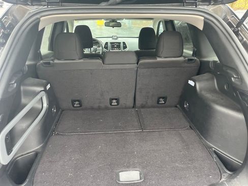 Used 2014 Jeep Cherokee Latitude image 18