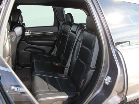 Used 2018 Jeep Grand Cherokee Limited image 24