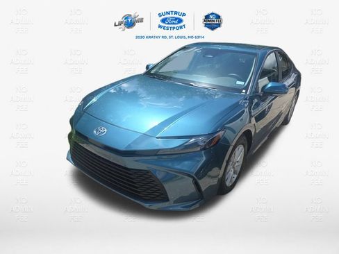 Used 2026 Toyota Camry LE FWD image 17
